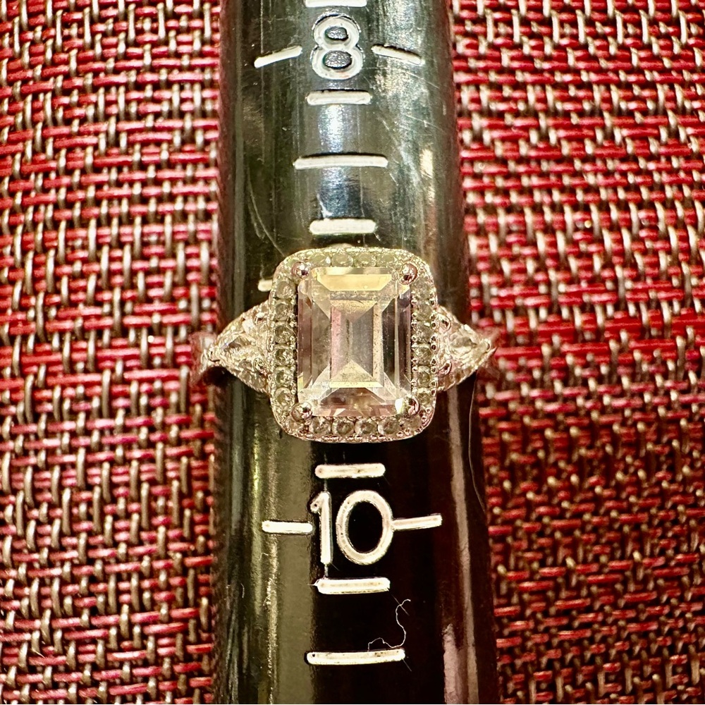 Fragrant Jewels Silver Ring with Clear Gemstone